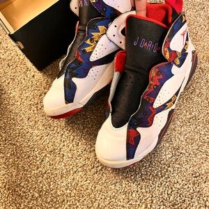 Jordan Retro 6 Kids (Sweater)